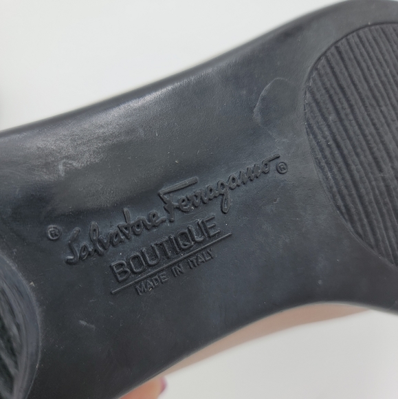 Salvatore Ferragamo Boutique Ballet Flat - Picture 13 of 13